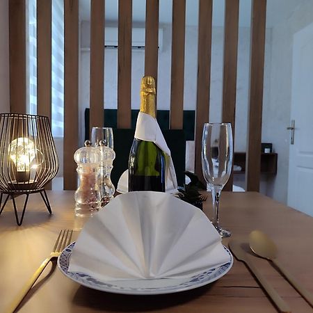 Studio Apartman Free Parking Rubikon Belgrado Exterior foto
